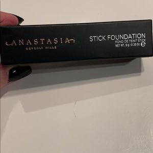Anastasia Beverly Hills foundation stick BANANA.
